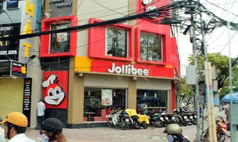 Jollibee chật vật “gồng lỗ”