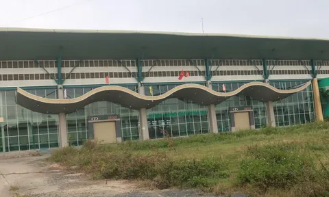 Ngân hàng rao bán bến xe bỏ hoang 10 năm ở Đà Nẵng để thu hồi nợ