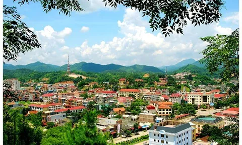 Bắc Kạn: Công ty TNHH Xây dựng Hùng Kiều sử dụng nhân sự trùng lặp tại nhiều gói thầu