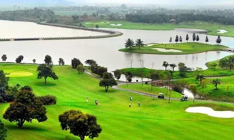 Doanh nghiệp sân golf đầu tiên trên sàn lỗ triền miên 12 năm