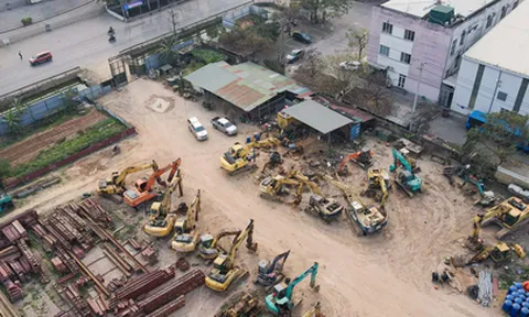 Cảnh ngổn ngang bên trong Dự án Sdowntown Thanh Trì