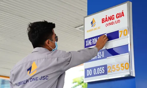 Giảm thuế xăng, phải chờ... 5 tháng nữa?