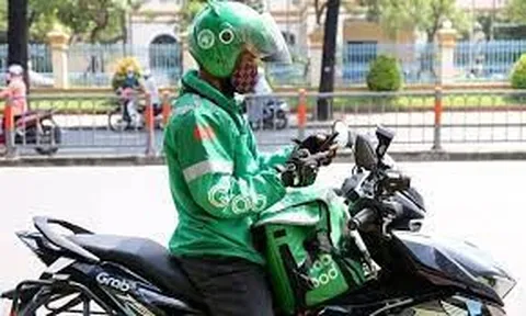 Hãng xe công nghệ ăn dày phí và chiết khấu, tài xế ngày thêm 'còng lưng'