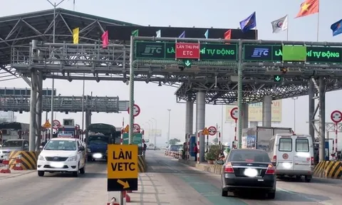 Vì sao xe dán thẻ ETC, có tiền nhưng không qua được trạm?