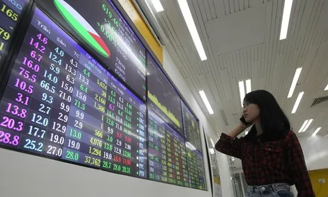 Dòng tiền sẽ lại đổ vào thị trường cổ phiếu những tháng cuối năm 2022?