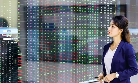 Đà tăng chững lại, thanh khoản lao dốc