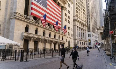 UBS: Xác suất kinh tế Mỹ rơi vào suy thoái trong một năm tới là 60%