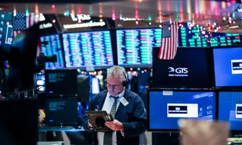 Chứng khoán châu Âu bán tháo vì giá khí đốt tăng chóng mặt, giá dầu “xanh rực” sau khi OPEC+ hạ sản lượng