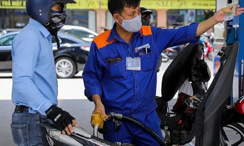 Chiều nay 12-9, xăng và dầu đều giảm giá sốc