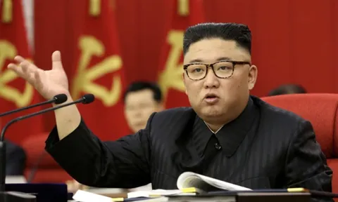 Vệ tinh phát hiện Triều Tiên chuẩn bị hạ thủy tàu ngầm mang tên lửa đạn đạo