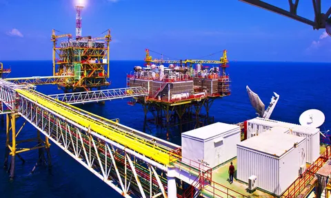 Giá xăng dầu hôm nay 21/10: Tiếp đà giảm nhẹ