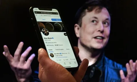 Elon Musk đã có mặt tại trụ sở Twitter