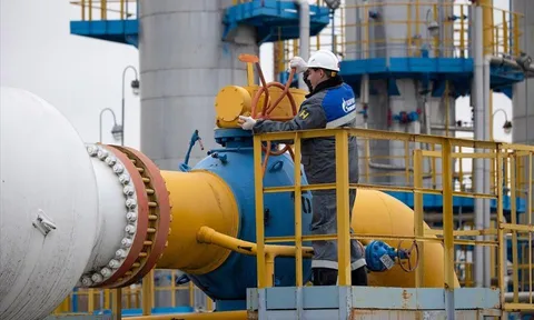 Giá xăng dầu hôm nay 12/11: Tăng gần 3% phiên cuối tuần