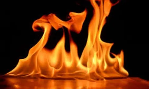 Một người bị thiêu tử vong sau va chạm giữa ô tô và xe máy