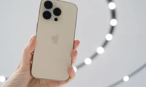 Đại lý Việt phải nhập iPhone 14 theo kiểu 'bia kèm lạc'