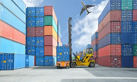 Tăng cường năng lực cạnh tranh cho doanh nghiệp logistics