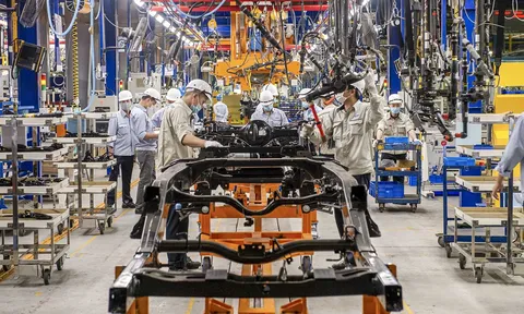 Ngành sản xuất Việt Nam suy giảm do “lực kéo yếu” từ các thị trường xuất khẩu trọng điểm