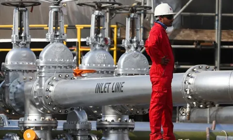 Giá xăng dầu hôm nay 6/1: Bật tăng trở lại