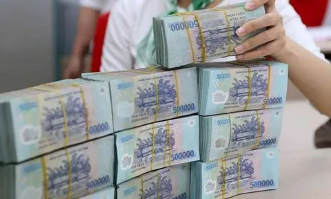 Mua vàng chờ ngày Thần tài hay gửi tiết kiệm?