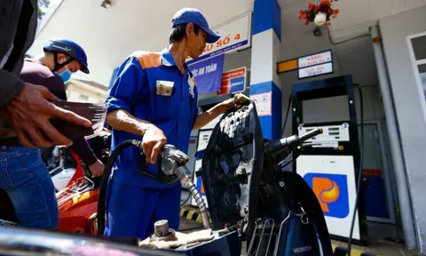 Giá xăng dầu hôm nay 17/1: Đỏ sàn, có giảm tiếp?