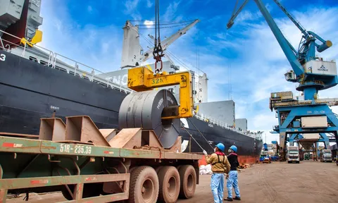 Liệu tổng kim ngạch xuất - nhập khẩu của Việt Nam có đạt 1.000 tỷ USD năm 2025?