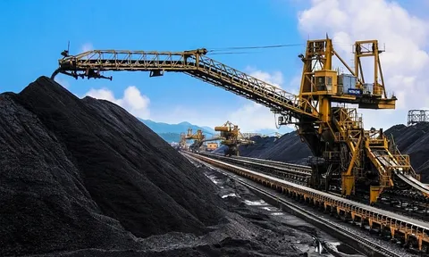 Tập đoàn Than - Khoáng sản Việt Nam: Nợ xấu trăm tỷ, đầu tư tiềm ẩn rủi ro