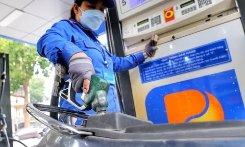 Giá xăng dầu hôm nay 16/2: Còn giảm tiếp
