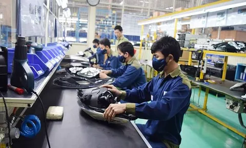 Ngành sản xuất chấm dứt chuỗi ngày suy giảm, sản lượng, số lượng đơn đặt hàng mới và việc làm đều tăng trở lại