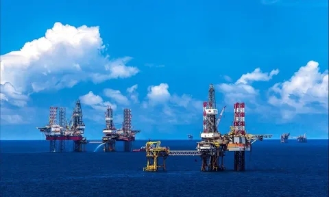 Giá xăng dầu hôm nay 6/3: Phủ sắc đỏ phiên đầu tuần