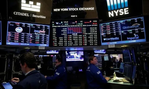 Chứng khoán Mỹ và giá dầu cùng tăng trước phiên điều trần của Chủ tịch Fed