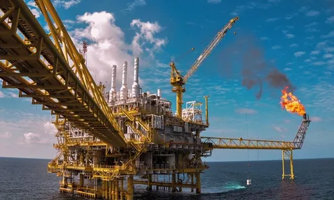 Giá xăng dầu hôm nay 10/3: Bay hơi hơn 5 USD/thùng, còn giảm tiếp?