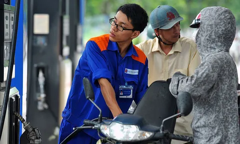 Giá xăng dầu hôm nay 13/3: Phủ sắc xanh do sụp đổ của Silicon Valley Bank