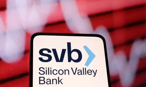 Cơ quan quản lý Mỹ giải cứu người gửi tiền tại SVB và Signature Bank, ngăn hoảng loạn lan rộng