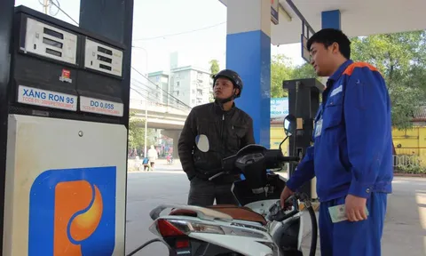 Giá xăng dầu hôm nay 3/4: Vọt tăng phi mã