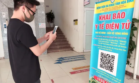 NÓNG: Ngừng khai báo y tế nội địa