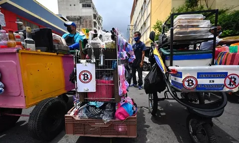 El Salvador đang khổ sở vì Bitcoin