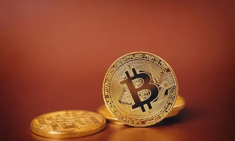 Giá Bitcoin hôm nay 8/5: Bitcoin tiếp tục lao dốc, thị trường chao đảo