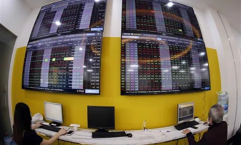 Đà giảm chứng khoán chưa dừng lại, cần thời gian để cân bằng