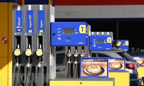 Lệnh cấm vận dầu của EU giáng đòn mạnh vào kinh tế Nga