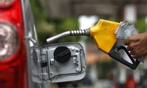 Lào đối mặt với nguy cơ thiếu xăng