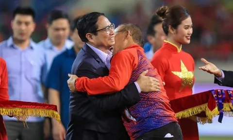 Thủ tướng: 'Tất cả chúng ta đều muốn hô Việt Nam vô địch, Việt Nam chiến thắng'