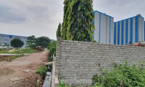 Dự án NƠXH ở Bắc Giang 'bịt đường', lấp kênh thoát nước gây ngập lụt nhà dân