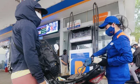 Bộ Công Thương đưa 3 giải pháp hạ nhiệt giá xăng, dầu