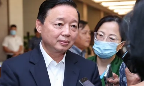 Hà Nội thành “sông” sau mưa, Bộ trưởng Trần Hồng Hà nói, có thể lấy sân vận động làm nơi chứa nước