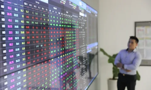 VN-Index giảm hơn 10 điểm