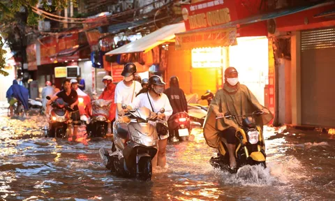 Hà Nội cứ mưa là ngập: Cái giá của bê tông hóa và đầu tư sai lầm