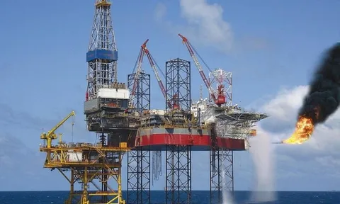 Sắc đỏ chiếm ưu thế, dầu khí và phân bón gồng gánh thị trường