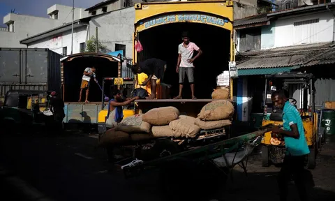 Điện lực đình công, Sri Lanka có thể rơi vào cảnh mất điện toàn quốc từ sáng 9/6