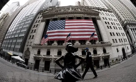 Đúng như dự đoán, Fed tăng lãi suất 'khủng', thị trường chứng khoán Mỹ phủ sắc xanh sau 4 ngày hỗn loạn