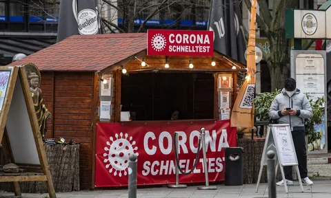 Số ca nhập viện vì COVID-19 ở châu Âu tăng trở lại do biến thể phụ của Omicron